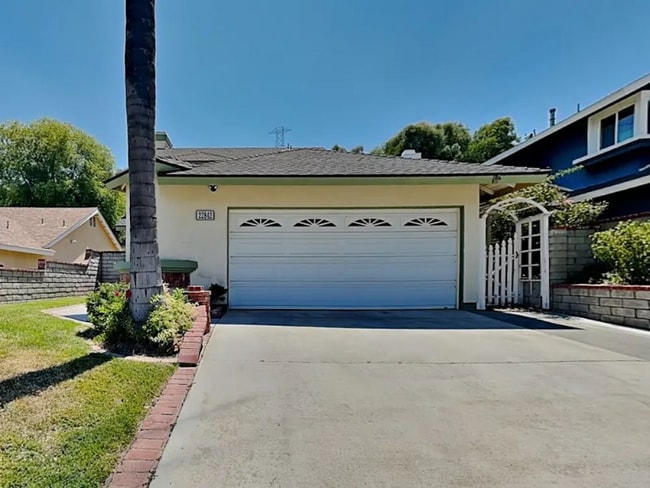 Primary Photo - 22841 White Pine Pl