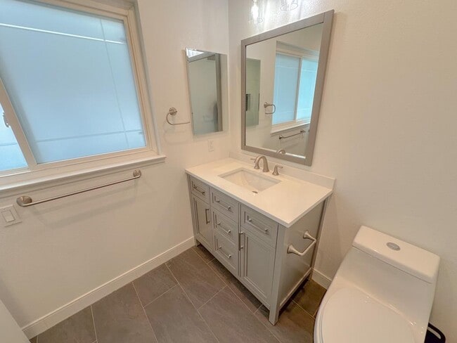 Building Photo - 25761 Serenata Dr