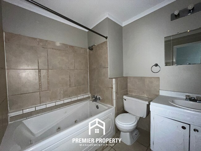 Building Photo - Spacious 3BR/1.5BA in Memphis - Open Kitchen, Dining Room & Private Backyard