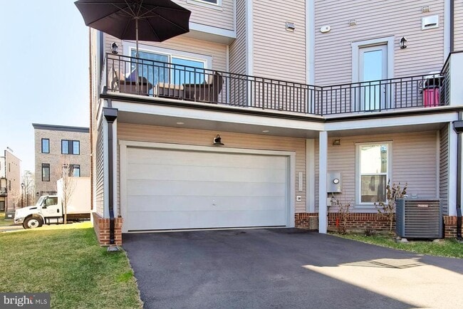 Building Photo - 23109 Cottonwillow Sq