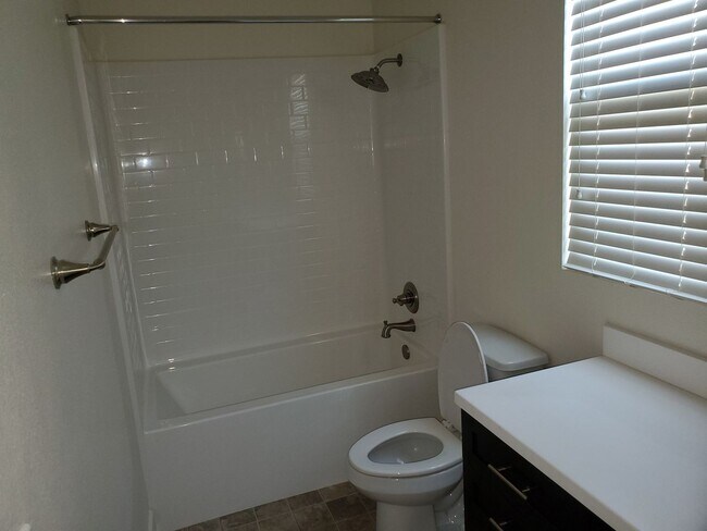 Building Photo - 4 Bedroom 4 Bath Home in The Farm Tract Lo...