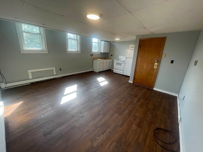 Building Photo - 2733 Dartmouth College Hwy