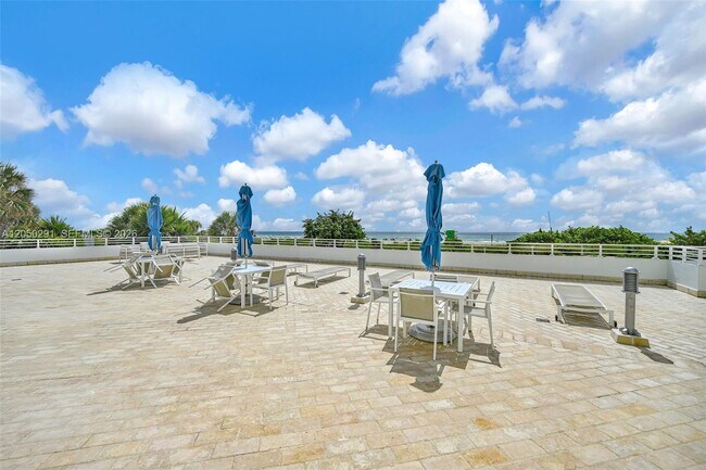 Building Photo - 345 Ocean Dr