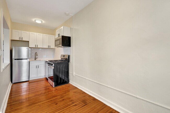 Building Photo - 623 Park Pl