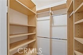 Building Photo - 525 N Sycamore Ave