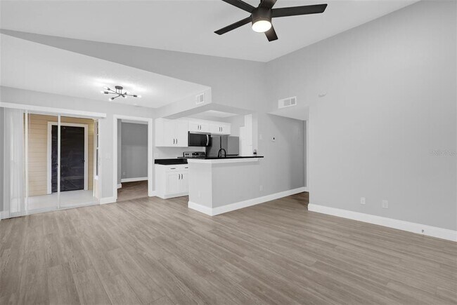 Building Photo - 1035 S Hiawassee Rd
