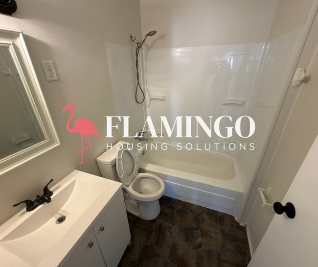 Building Photo - 1301 Beverly Ave