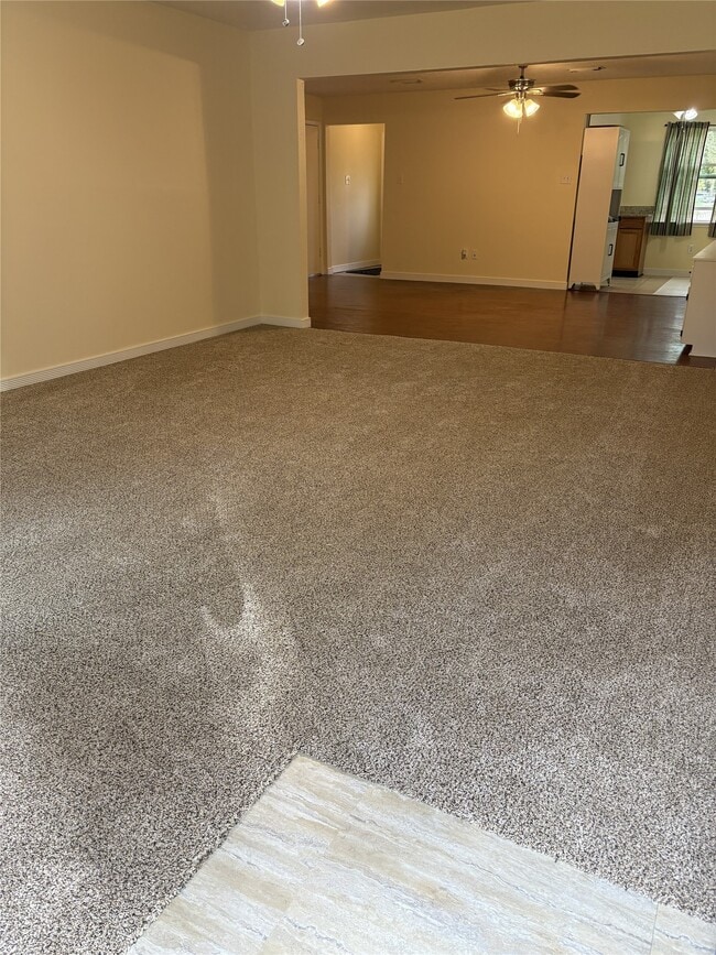 Building Photo - 115 N Shirley St