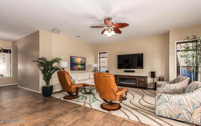 Building Photo - 7319 W Surrey Ave