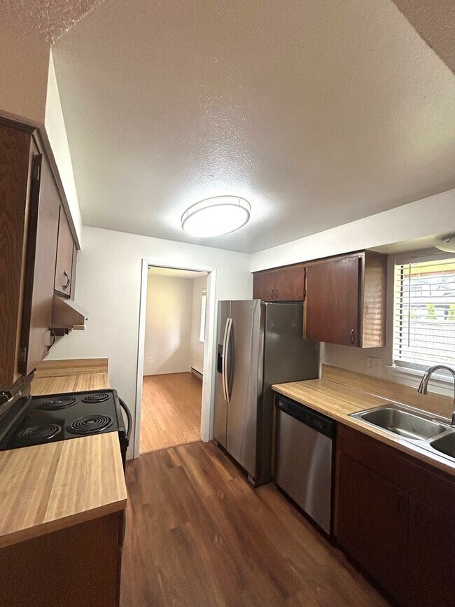 Building Photo - 3 Bedroom 1.5 Bath Rambler