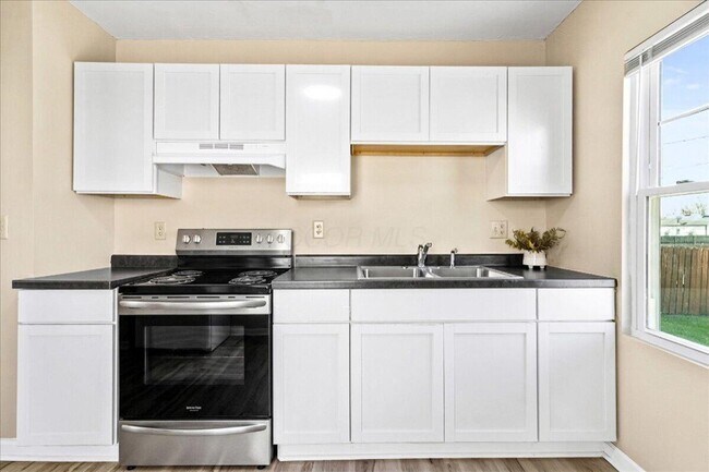 Building Photo - 2593 Osceola Ave