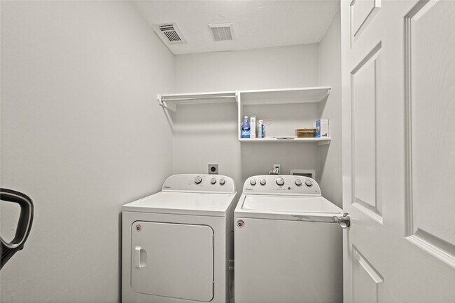 Building Photo - 1330 Leigh Gdns Dr