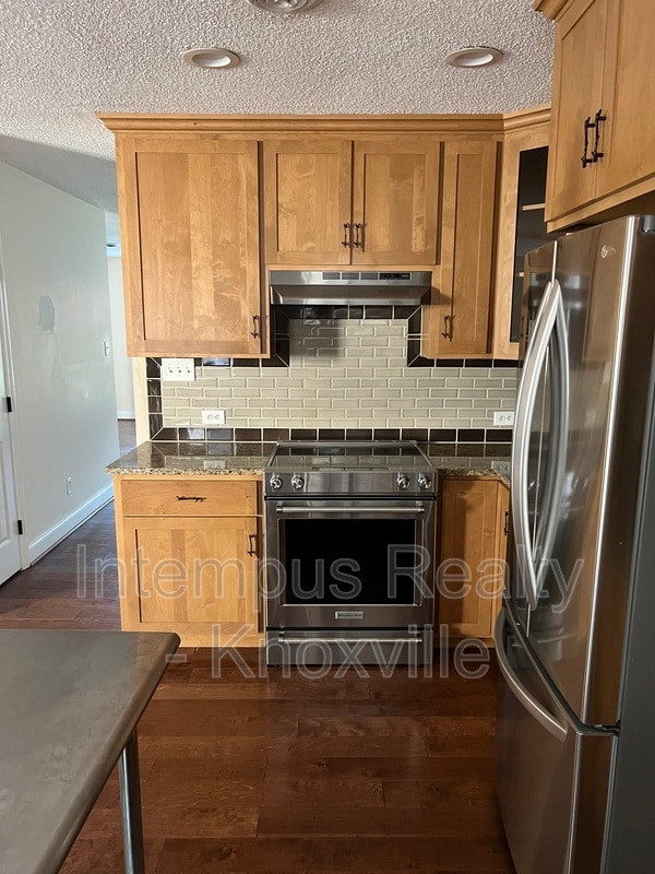 Building Photo - 7914 Gleason Dr