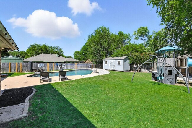 Building Photo - 749 Western Trail