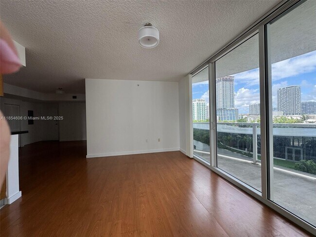 Building Photo - 601 NE 23rd St