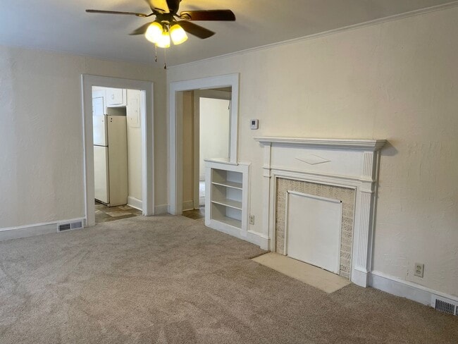 Building Photo - 3 BED, 1 BATH HOME