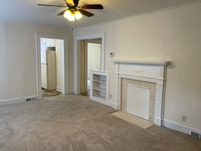Building Photo - 420 N Elm St
