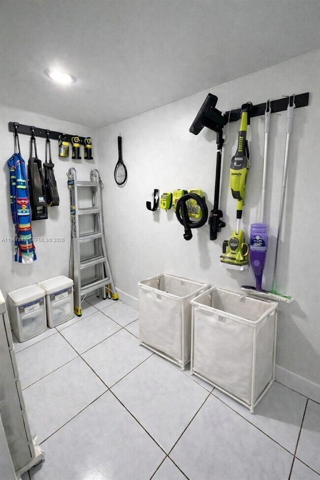 Building Photo - 283 Woodland Rd