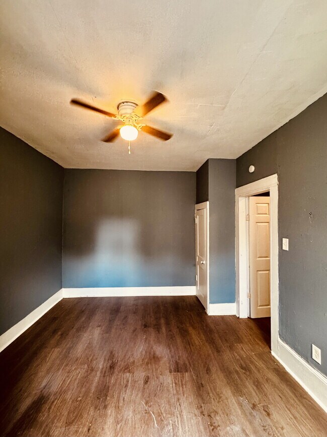 Building Photo - Cozy studio apartment with all bills paid