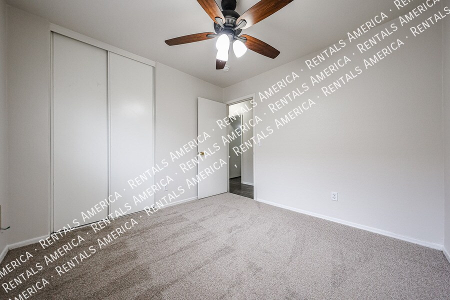 Building Photo - 8554 E Meseto Ave