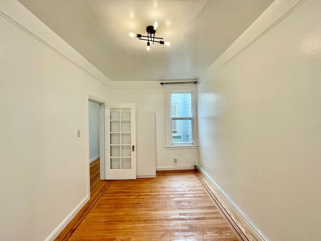 Building Photo - Prime North Beach 3Bed/1Bath with City Vie...