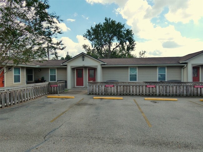 Building Photo - 507 Houston St