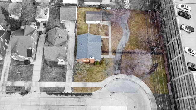 Building Photo - 21825 McCormick St