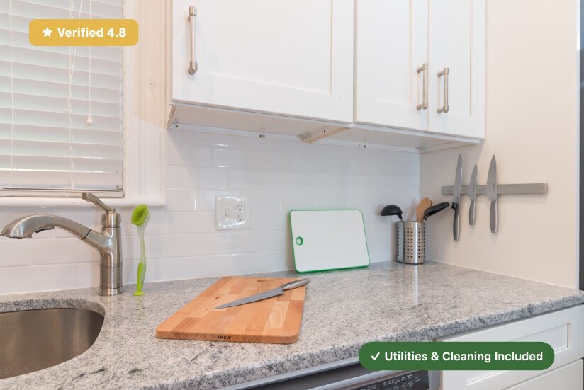 Building Photo - Furnished Private Bedroom in East Boston