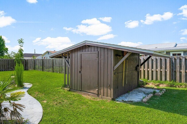 Building Photo - 6321 Wallace Rd