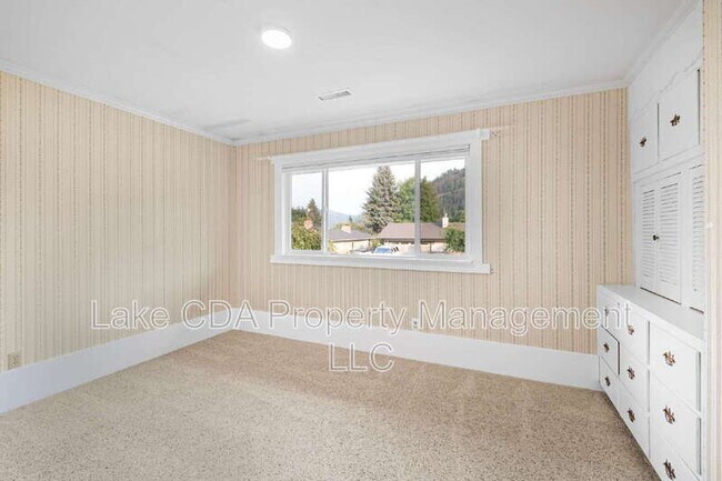 Building Photo - 203 N Bruce Dr