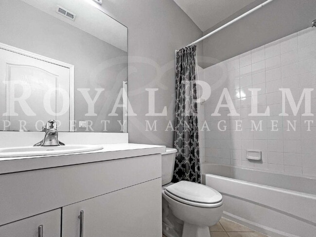 Building Photo - Swipe Right on This Estero 2-Bedroom Condo — Elevator Access + $500 Off If You Apply Before FEB 28!