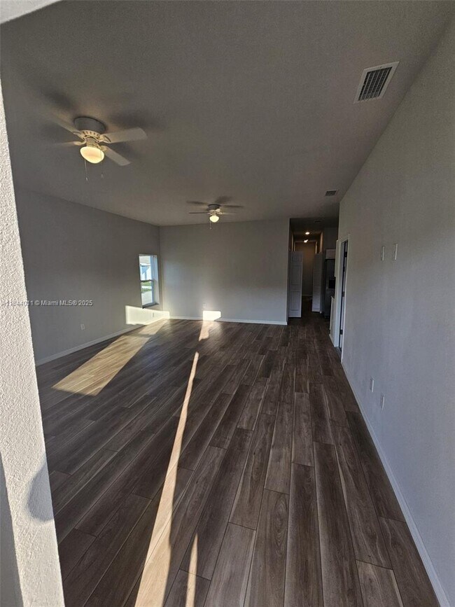Building Photo - 1431 Las Villas Blvd