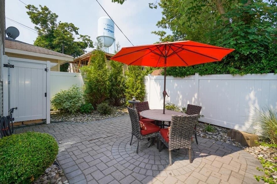 Backyard - 609 Main St