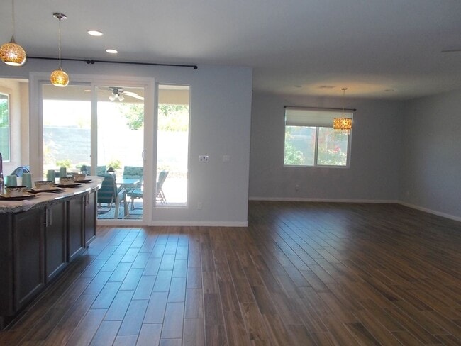 Building Photo - 1401 Cattail Falls St