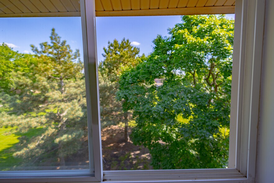 Building Photo - 930 Beau Dr