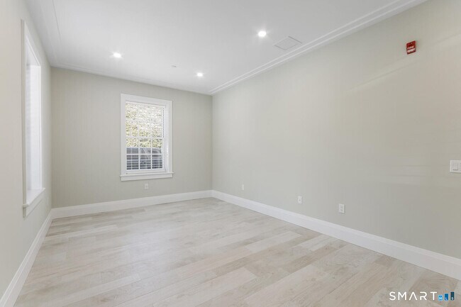 Building Photo - 1990 Bronson Rd