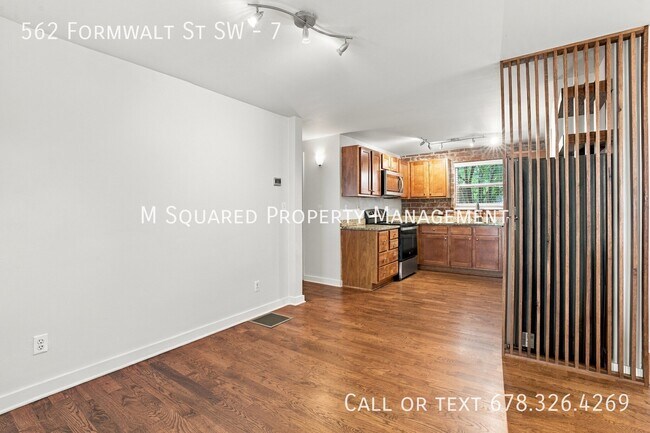 Building Photo - 562 Formwalt St SW