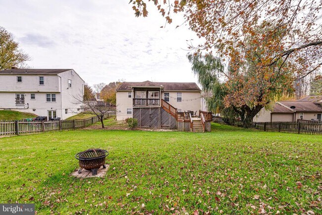 Building Photo - 9701 Grandhaven Ave