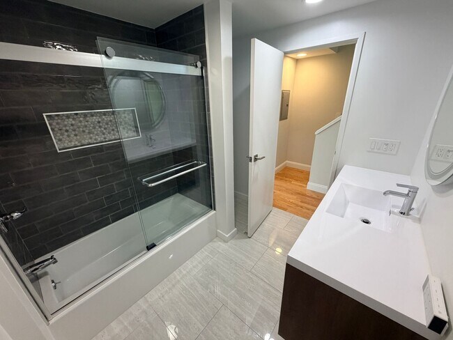 Building Photo - Opera Plaza view 2 bedroom 2 bath upper townhouse