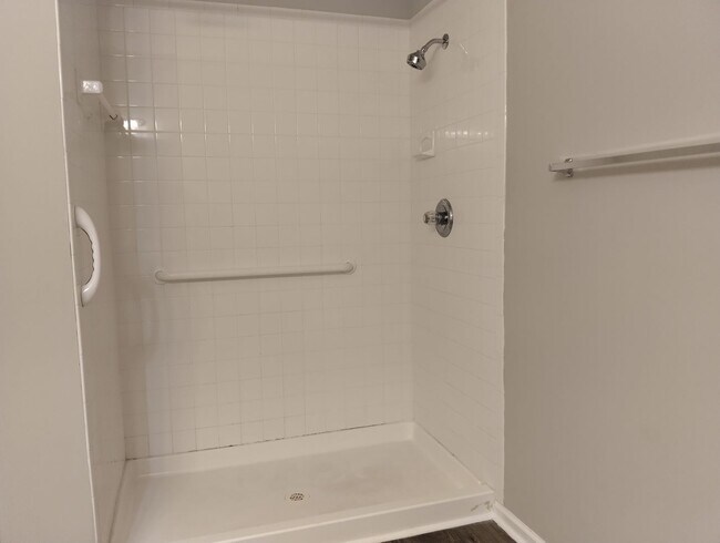 Building Photo - Condo in Braemar Creek! Available NOW!