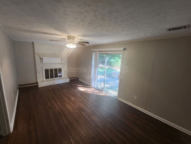 Building Photo - 2506 Windmere Dr NW