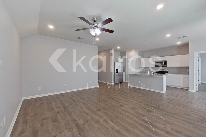 Building Photo - 418 Mango Dr