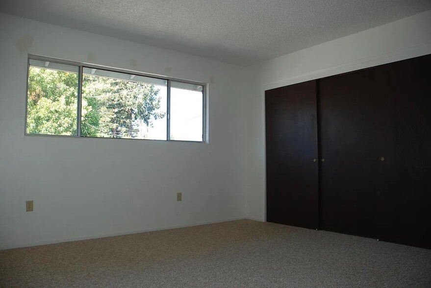 Front Bedroom - 7876 Bodega Ave