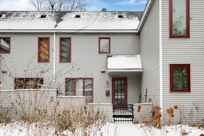 Building Photo - 2119 21st Ave S