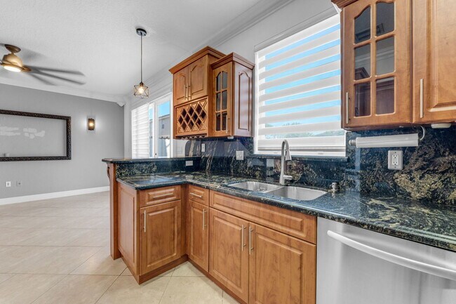 Building Photo - 851 SW 154th Path