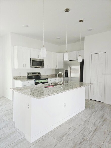 Building Photo - 39 Catalina Ct