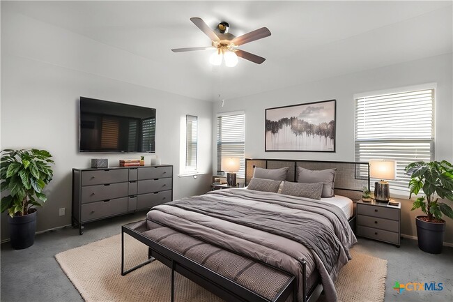 Building Photo - 1321 Lindsey Dr