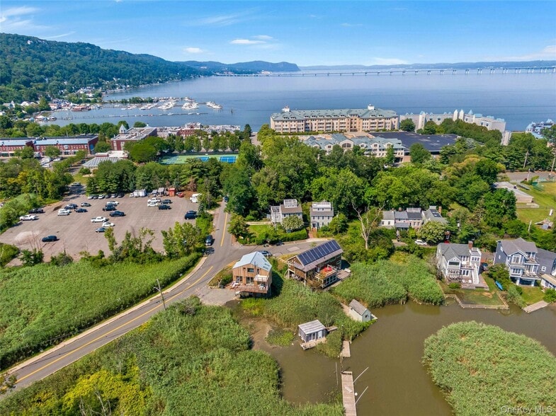 Building Photo - 93 Paradise Ave