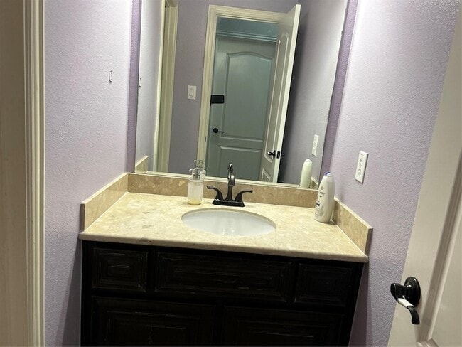 Building Photo - 12435 Honeyflower Dr