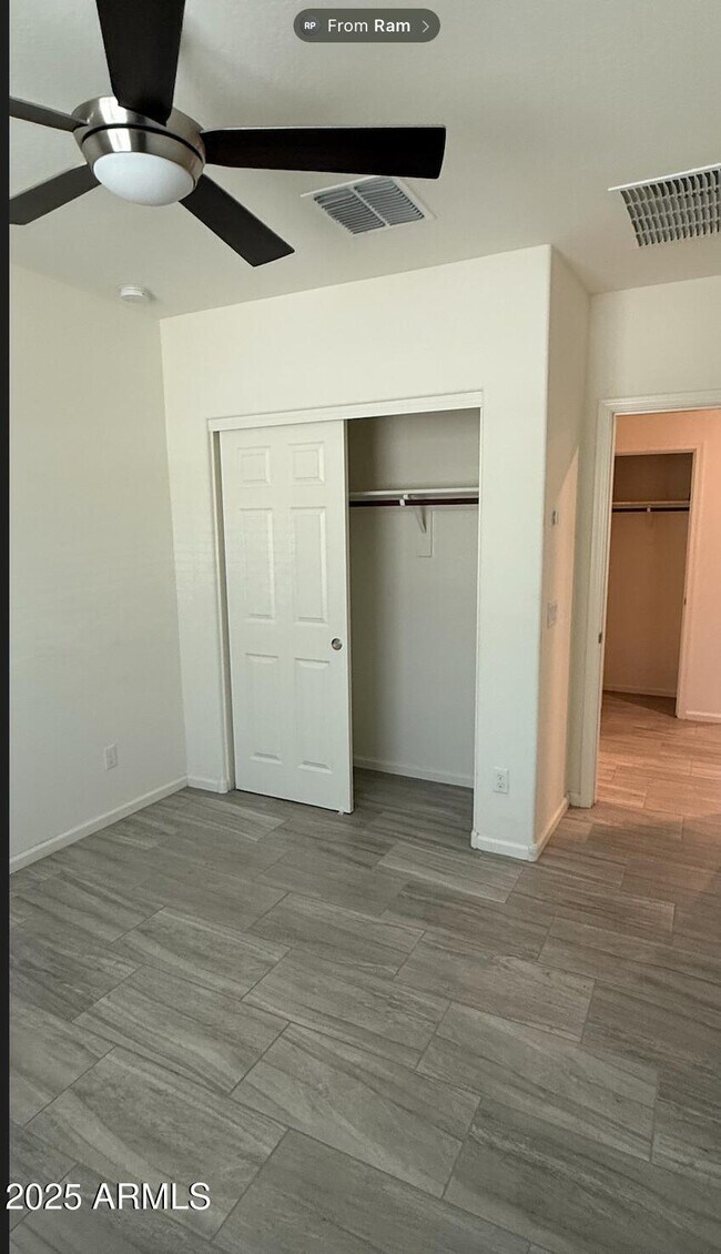 Building Photo - 5352 W Desert Hollow Dr